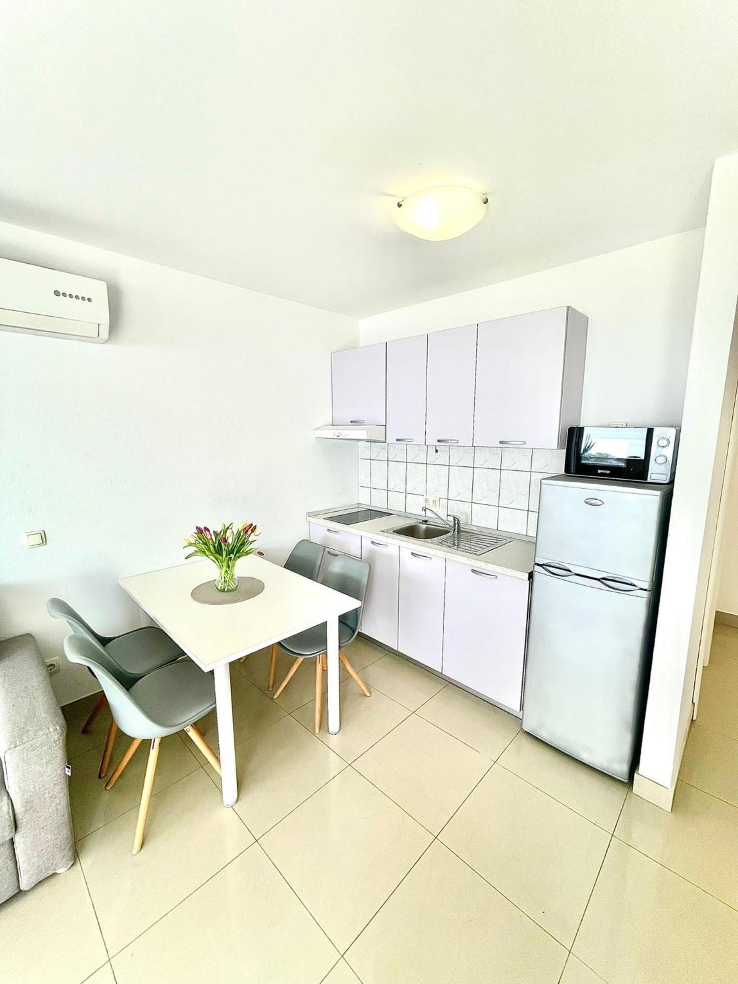 Apartments Katara Brela Exterior photo